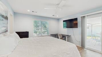 4 bedrooms, individually decorated, individually furnished, bed sheets