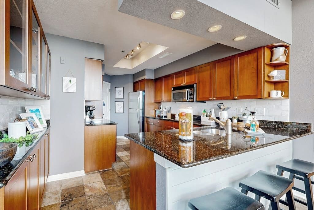 Condo, Multiple Beds, Balcony, Pool View (The Island on Lake Travis #1307) | Private kitchen