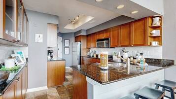 Condo, Multiple Beds, Balcony, Pool View (The Island on Lake Travis #1307) | Private kitchen