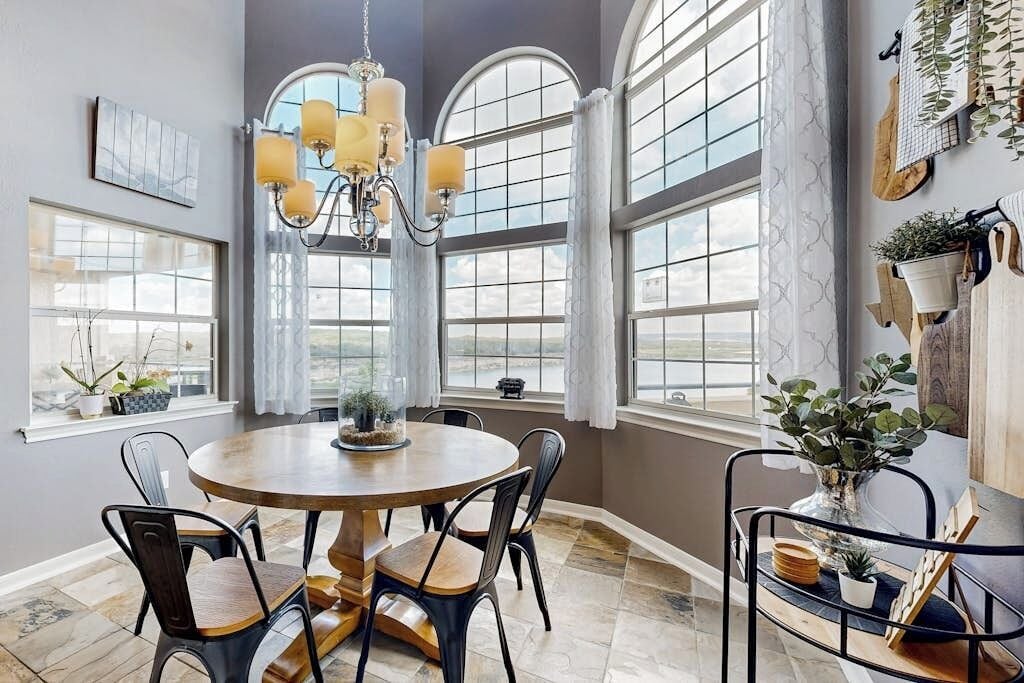 公寓式客房, 多张床, 阳台, 泳池景观 (The Island on Lake Travis #1307) | 3 多间卧室、特色装修、特色家居、床单