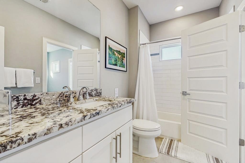 Casa, varias camas (Blue Sky View) | Baño | Toallas 