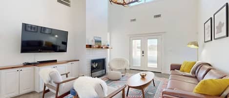 House, Multiple Beds, Garden View (Green Acres) | Living area