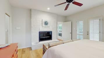3 bedrooms, individually decorated, individually furnished, bed sheets