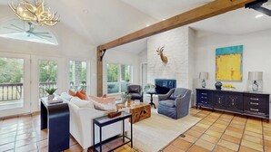 Hus, flere senger (Getaway to Horseshoe Bay) | Oppholdsområde