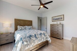 4 habitaciones, decoración personalizada y muebles diferentes