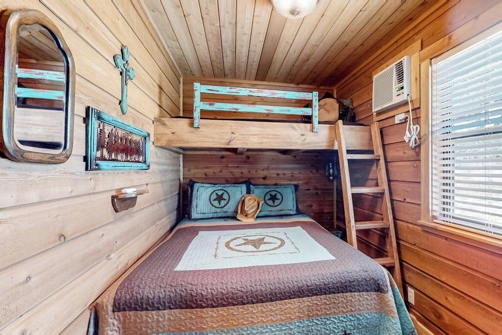 Cabin, Multiple Beds (Rock of Ages Cabin ) | 2 bedrooms, individually decorated, individually furnished, bed sheets