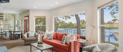 บ้านพัก, หลายเตียง (Green River Lodge - Lake LBJ) | บริเวณนั่งเล่น