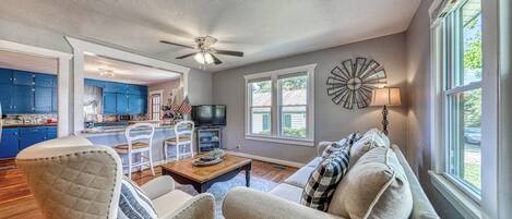 House, Multiple Beds, Garden View (Tranquility Corner) | Living area