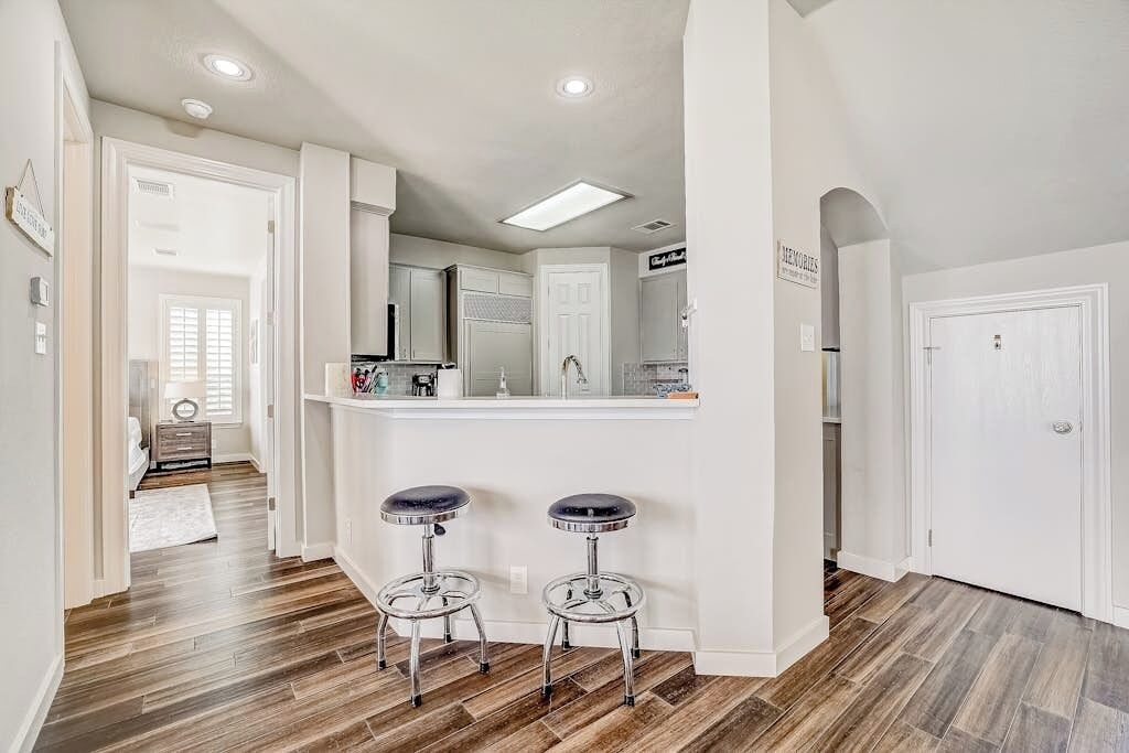 House, Multiple Beds (Oak Rock Point) | Interior