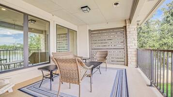 House, Multiple Beds (Oak Rock Point) | Outdoor dining