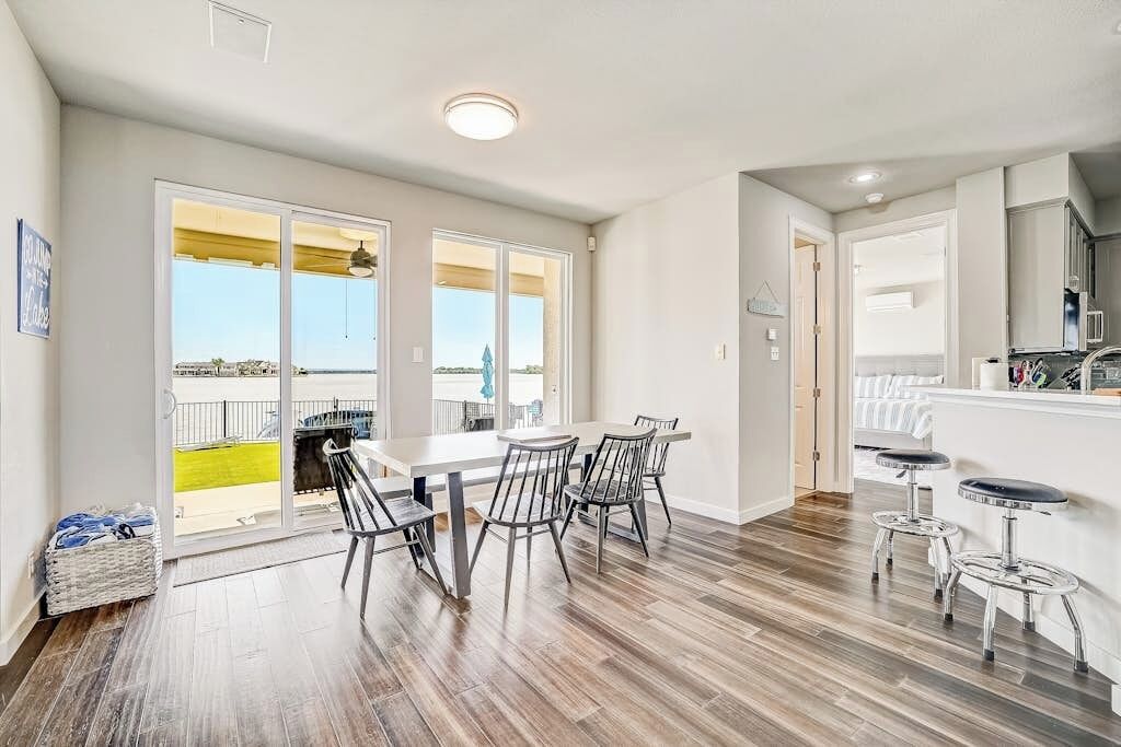 House, Multiple Beds (Oak Rock Point) | 4 bedrooms, individually decorated, individually furnished, bed sheets