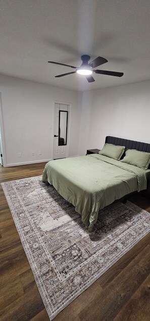 Iron/ironing board, WiFi, bed sheets - Central Tucson Retreat 2BR Townhome + Garage + AC for relaxing stays (Tucson)