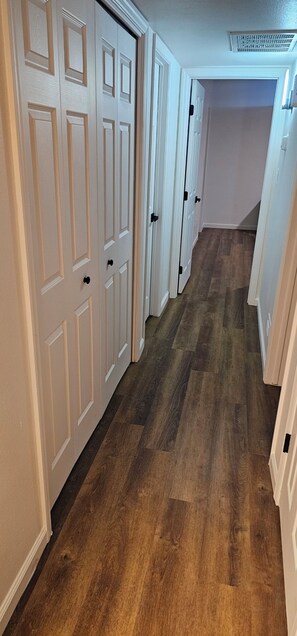 Interior - Central Tucson Retreat 2BR Townhome + Garage + AC for relaxing stays (Tucson)