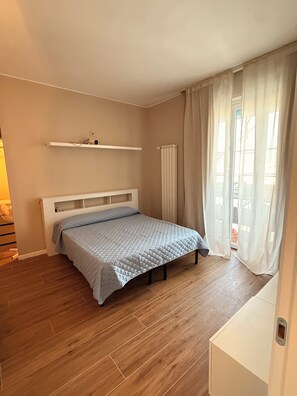 Room - Luminoso appartamento (Viareggio)