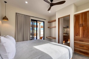 Room - Oceanfront Luxury in East Cape Private Beachfront (Ligth House Point States)