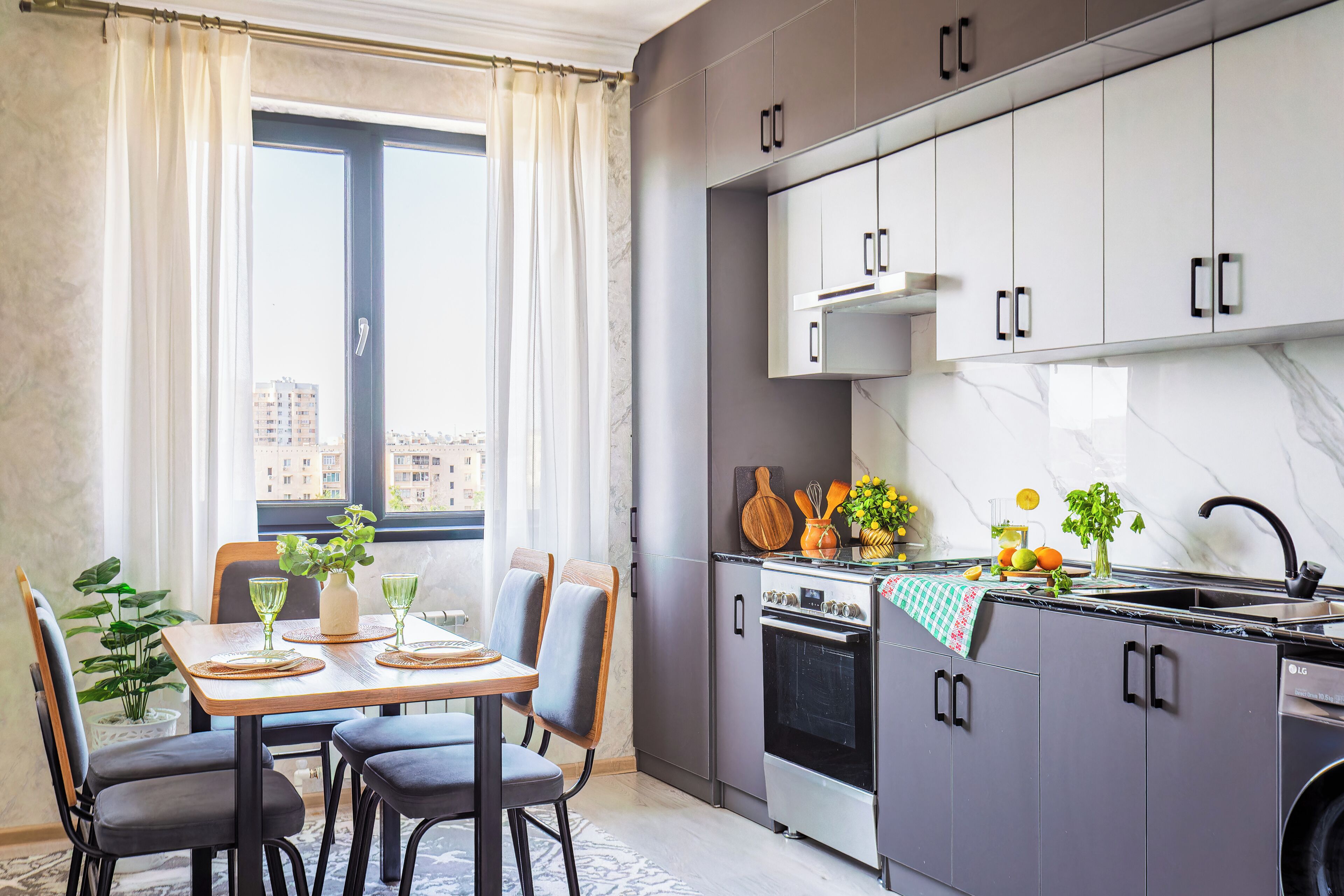 Geladeira, micro-ondas, fogão, cooktop