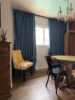 Dining - Cozy 2-bedroom condo with a POOL in beautiful Tucson with AC (Tucson)