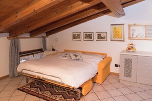 Room - Vrbo Property (Trento)