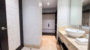 Bathroom - Stylish 2BR Condo at Deck 12 Puerto Vallarta (Puerto Vallarta)