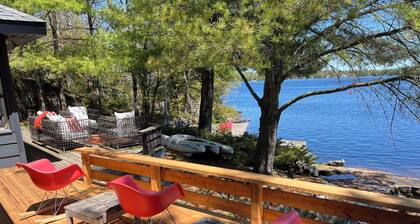 LAKEFRONT-SIX MILE LAKE-MUSKOKA- 3 BDR-PRIVATE DOCKS/DECKS-1.5 HRS FROM TORONTO
