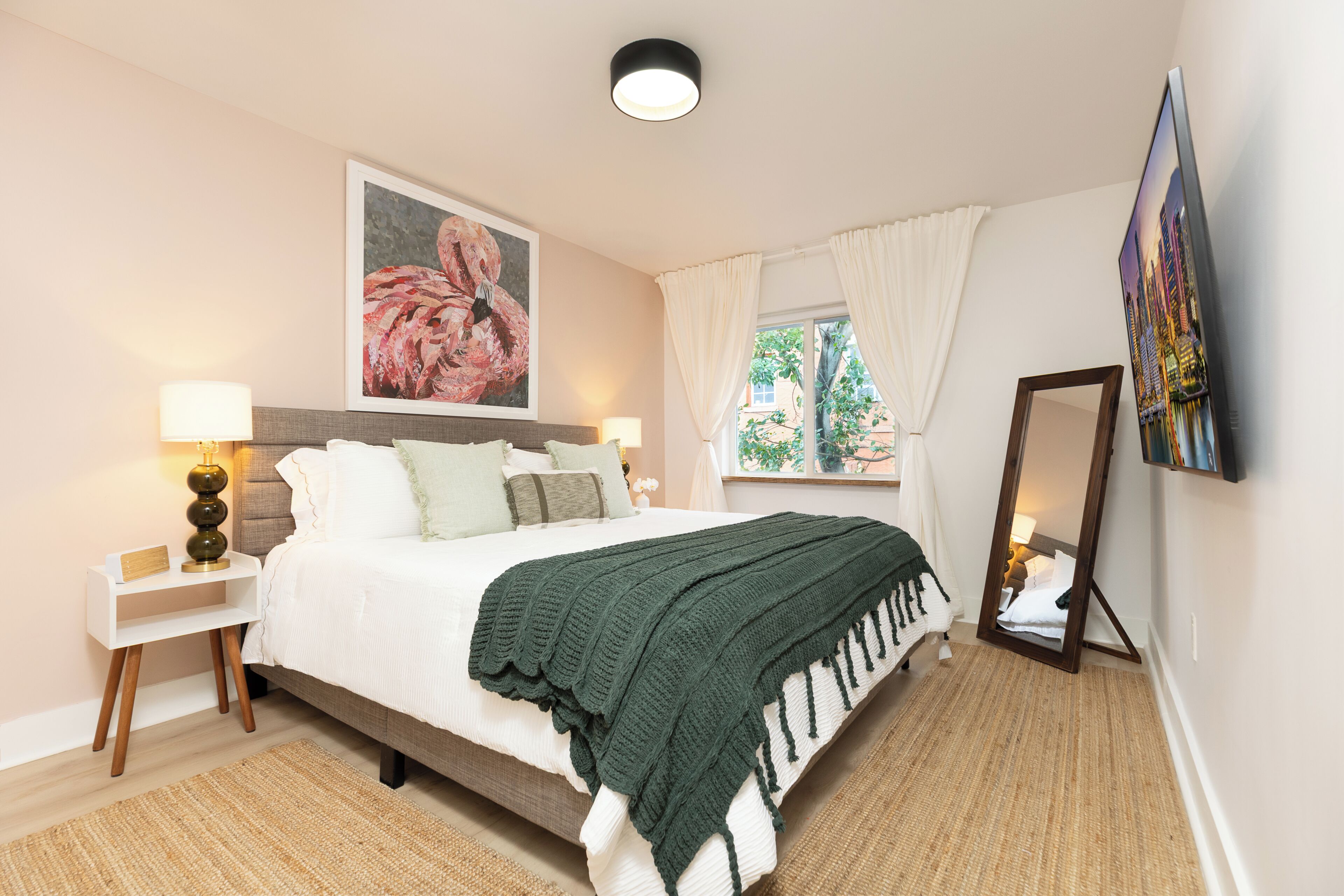 2 bedrooms, iron/ironing board, WiFi, bed sheets
