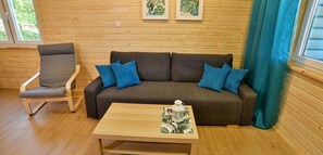 Deluxe-Haus, 2 Schlafzimmer, Haustiere gestattet, Gartenblick | Wohnbereich | Drucker