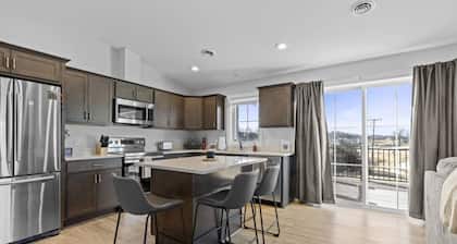 Apex One – Steps from Road America Racetrack