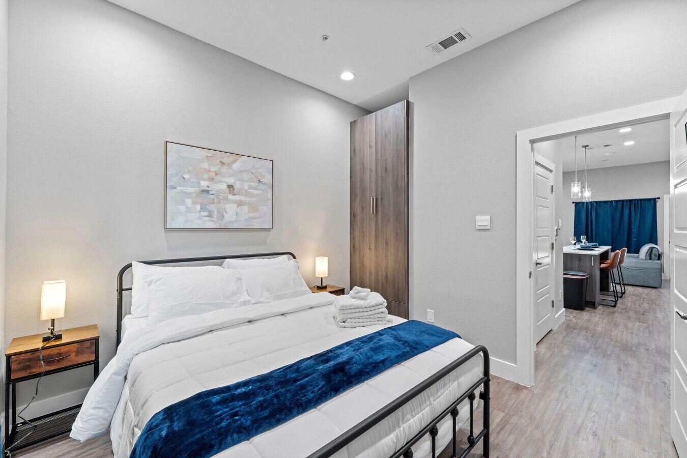 Desk, iron/ironing board, travel cot, WiFi