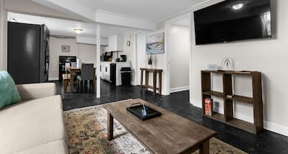 Dugan Cottage Suite B - City Stay/WorkSpace/WiFi
