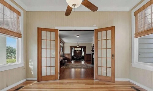 Spacious 5 bedroom house in tranquil Ashburn with AC