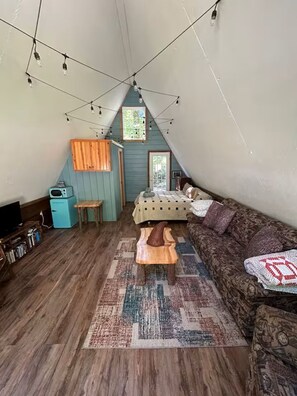Room - Beautiful custom built A-Frame - #1 Cabin Bela (Diana)