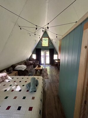 Room - Beautiful custom built A-Frame - #1 Cabin Bela (Diana)