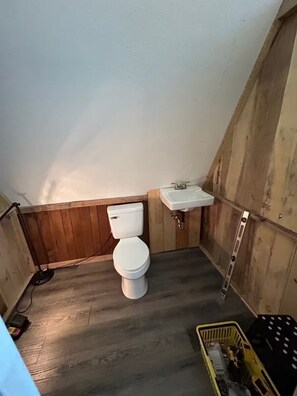 Bathroom - Cabin #2 A-Frame Artists Retreat (Diana)