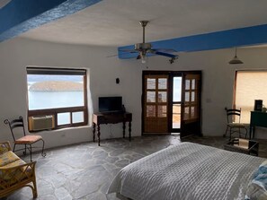 Room - Vista a la isla .// \\. Playa Santispack (Heroica Mulegé)