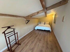 Iron/ironing board, free WiFi, bed sheets - ☀️ La Recampado - Your haven of peace on the outskirts of Saint-Rémy-de-Provence ☀️ (Noves)