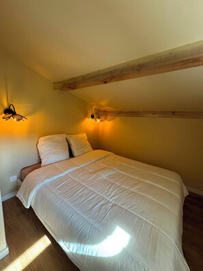 Iron/ironing board, free WiFi, bed sheets - ☀️ La Recampado - Your haven of peace on the outskirts of Saint-Rémy-de-Provence ☀️ (Noves)