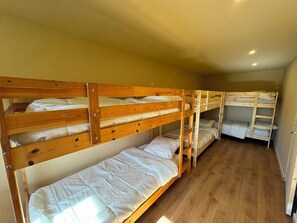 Iron/ironing board, free WiFi, bed sheets - ☀️ La Recampado - Your haven of peace on the outskirts of Saint-Rémy-de-Provence ☀️ (Noves)