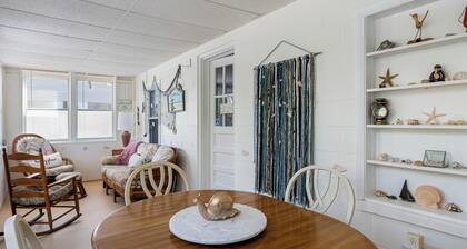 Broadkill Beach House Unit 1- Sleeps 6, Pet friendly