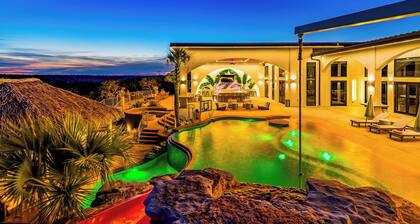 Sleeps 45 - Luxe Resort, Pool, HUGE Game Room, Bar