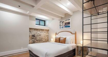 Comfort Queen – Montreal Stay