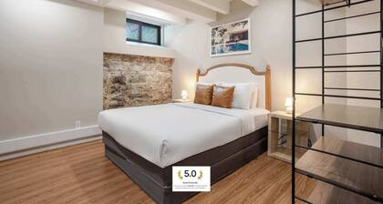 Comfort Queen – Montreal Stay
