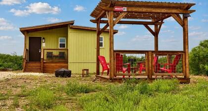 22 Eleven Mesquite cozy cabin BBQ grill, Firepit, Pergola