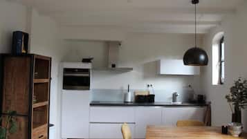 Deluxe-Apartment, Balkon, Seeblick | Eigene Küche