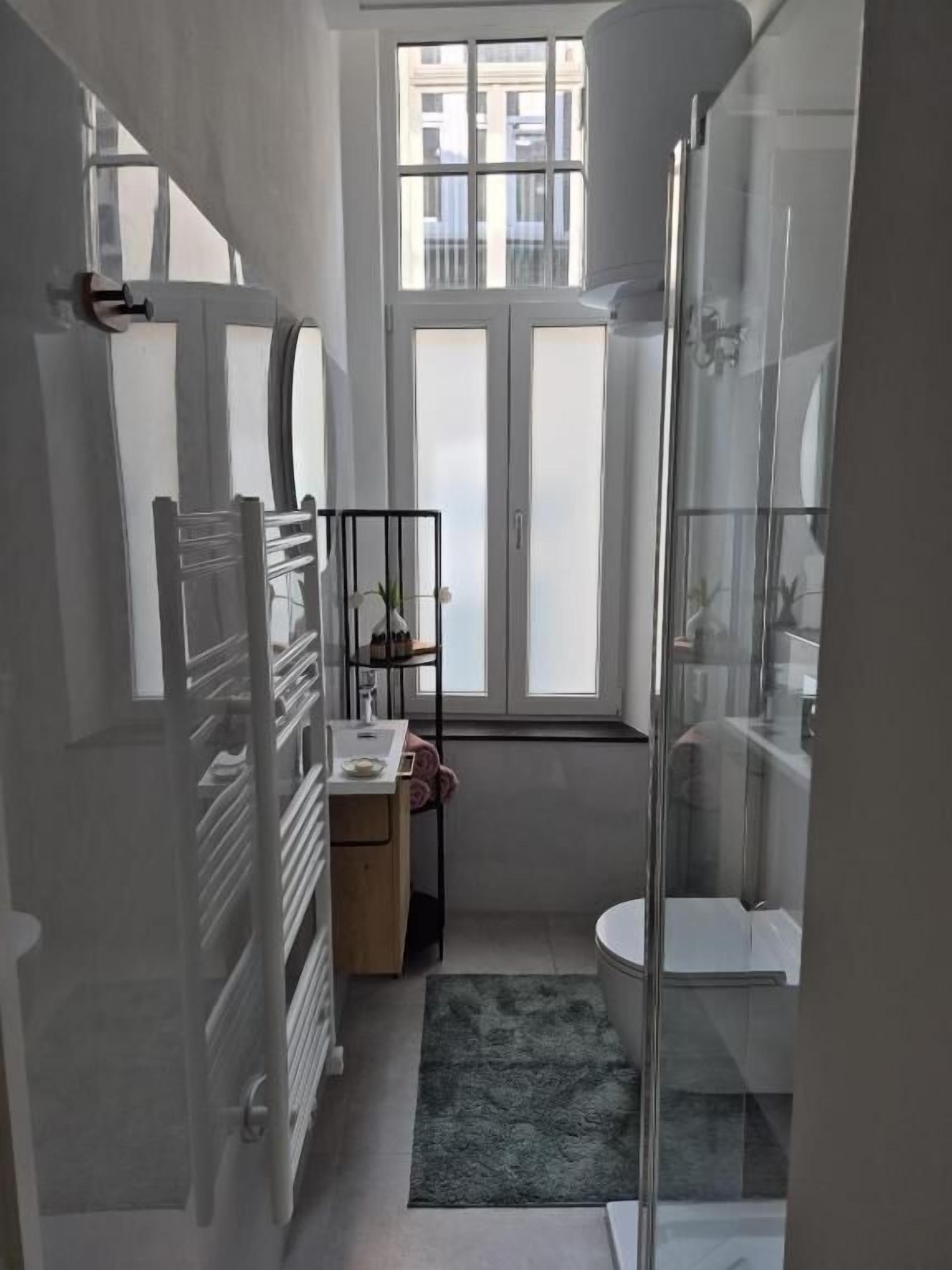 Apartment, Balcony, City View | Bathroom
