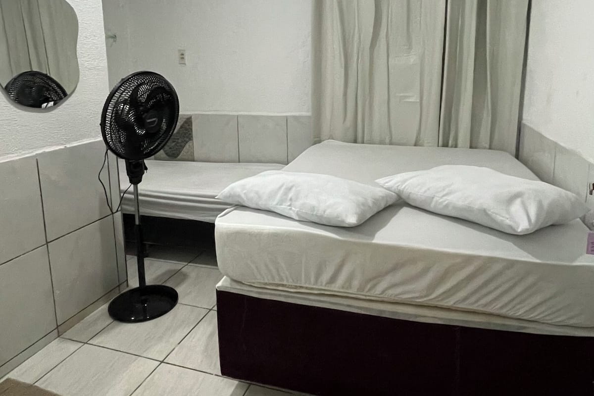 Economy Triple Room