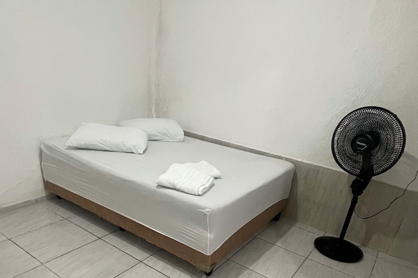Economy Double Room | WiFi (free), bed sheets