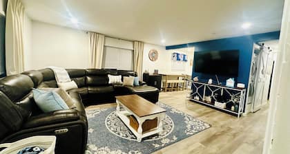 New Listing. 2BR+Bonus Sleeping Room in OOB. Walk to Beach & Amusement Park.