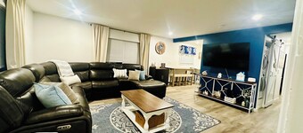 New Listing. 2BR+Bonus Sleeping Room in OOB. Walk to Beach & Amusement Park.