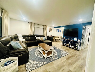 New Listing. 2BR+Bonus Sleeping Room in OOB. Walk to Beach & Amusement Park.
