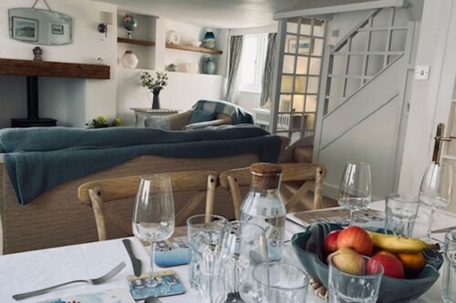 Charming Cottage Nr Beach and Town Free Parking